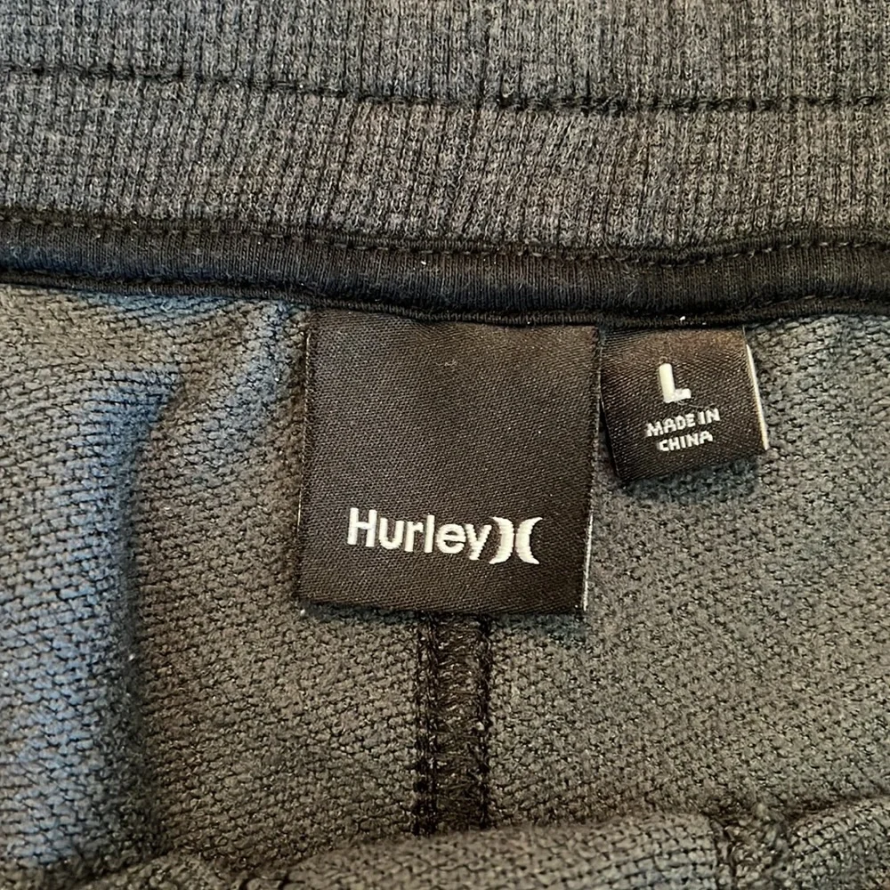 Hurley dri fit shorts. Size L - Picture 3 of 6